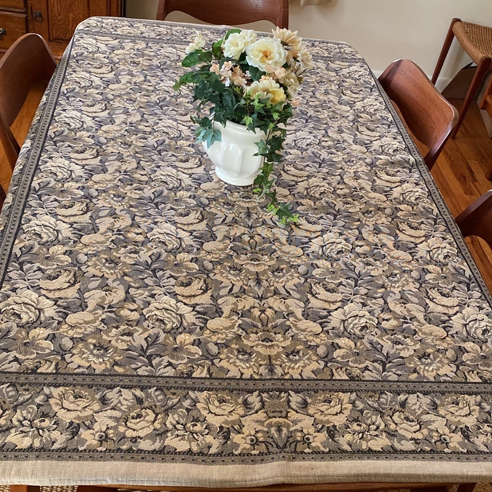 VTG Tapestry Tablecloth 58”x68” - Picture 8 of 12